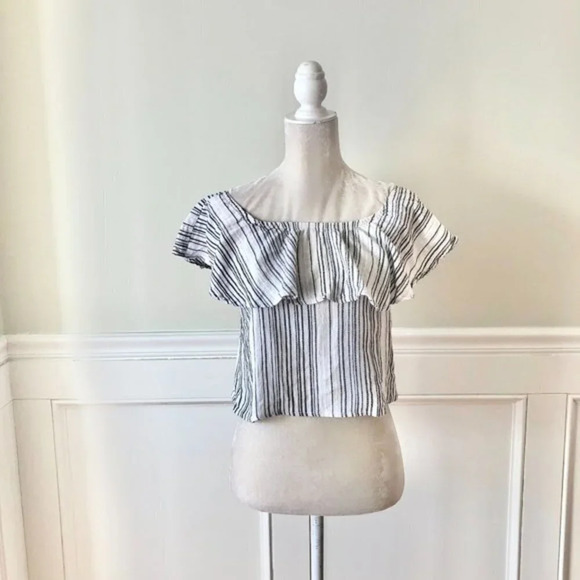 Amante Textured Stripe Off Shoulder Crop Top S - Picture 2 of 5